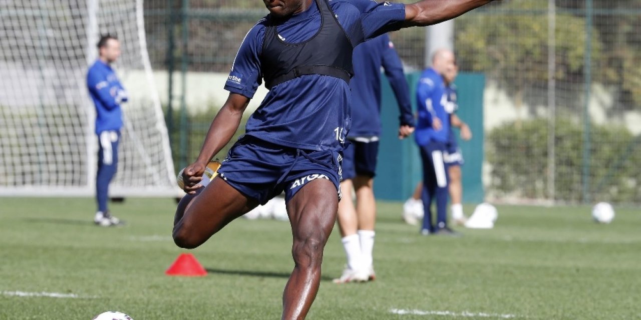 Garry Rodrigues idmanı yarıda bıraktı!