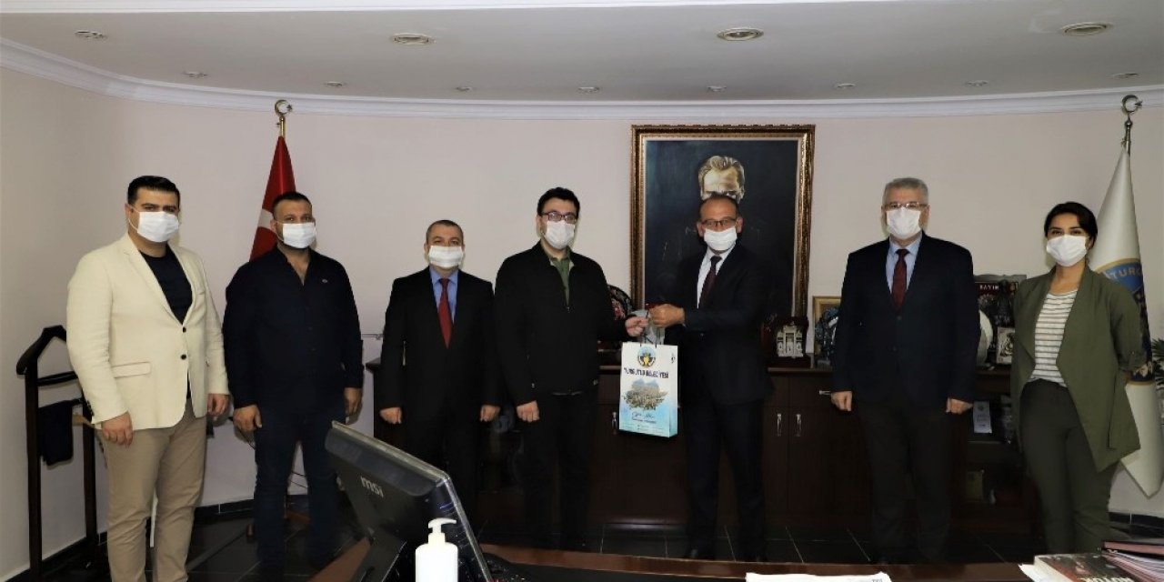 Başkan Akın TÜBİTAK birincisi Ziya Yıldız’ı ağırladı