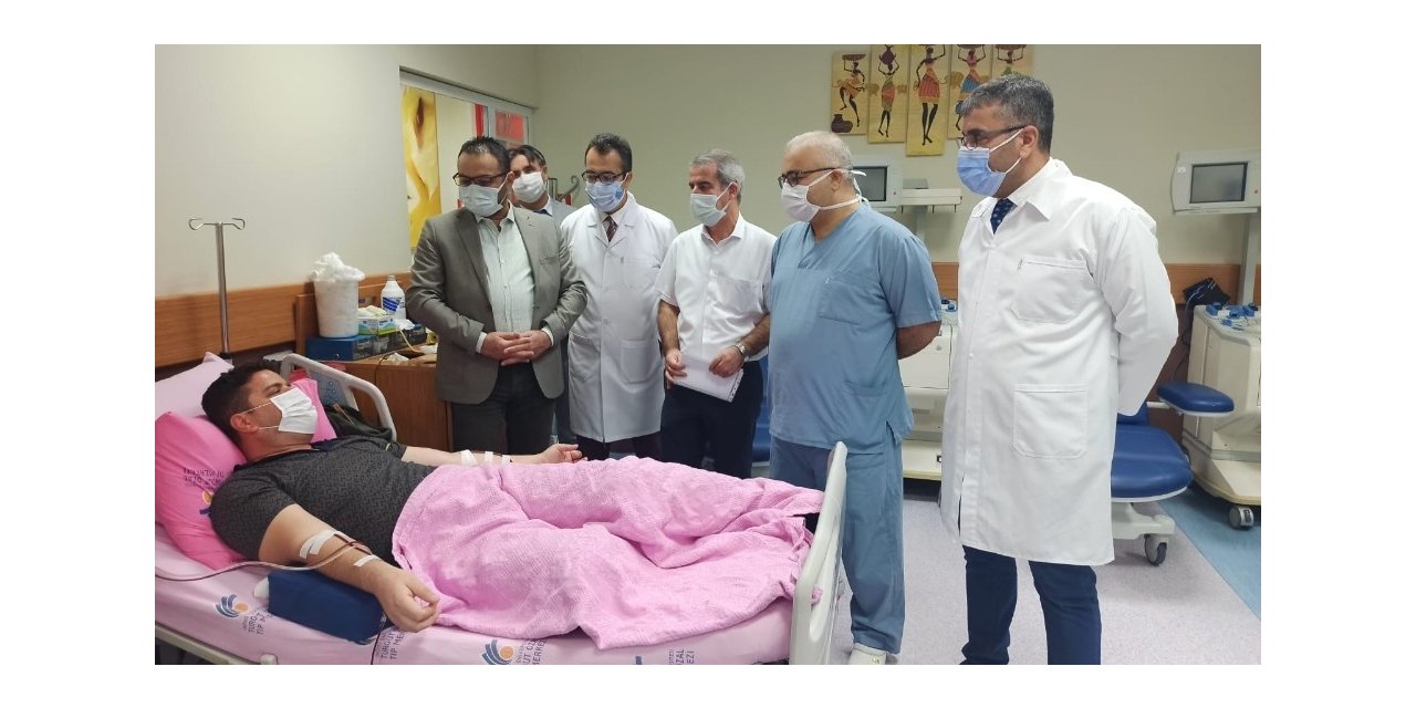 Kızılay Kan Merkezi Müdürünün kök hücre bağışı, kanser hastasına umut oldu