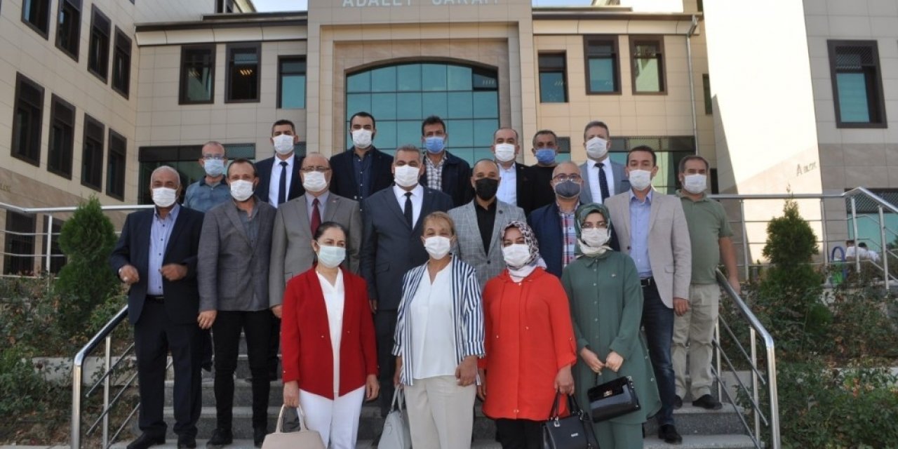 MHP İl Başkanı Kaya mazbatasını aldı