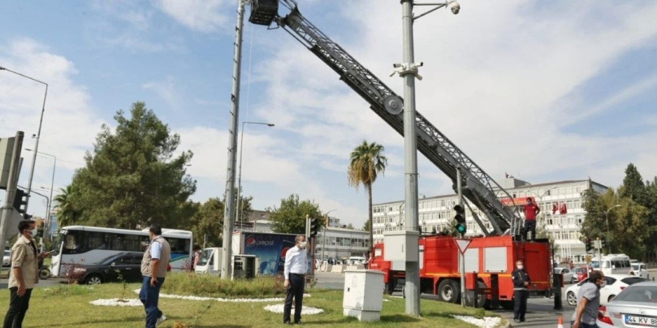 Şehir içi trafik akışını yüzde 30 rahatlatacak proje test ediliyor