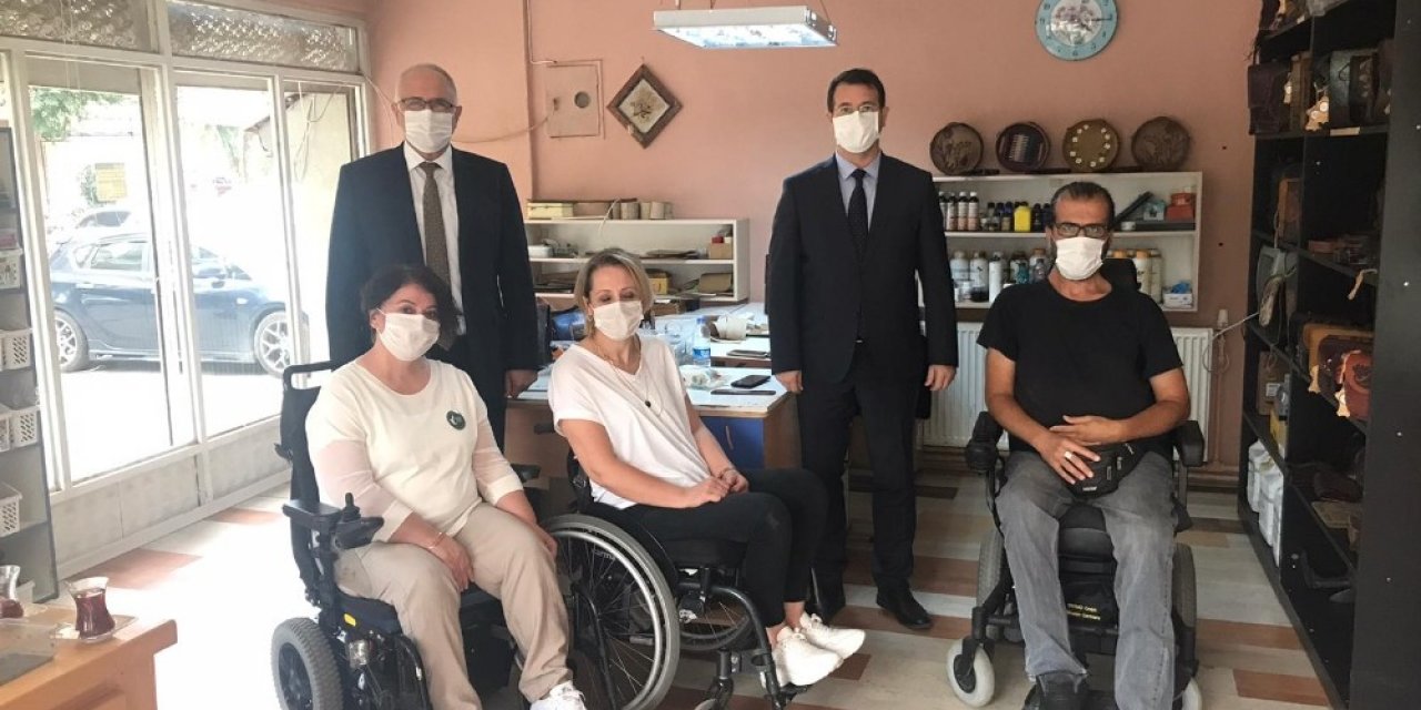 İl Müdürü Gülgeç’ten Salihli’nin devlet sanatçılarına ziyaret