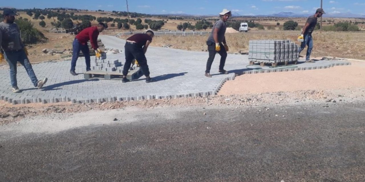 Diyarbakır Büyükşehir Belediyesi yol yapım çalışmalarına devam ediyor