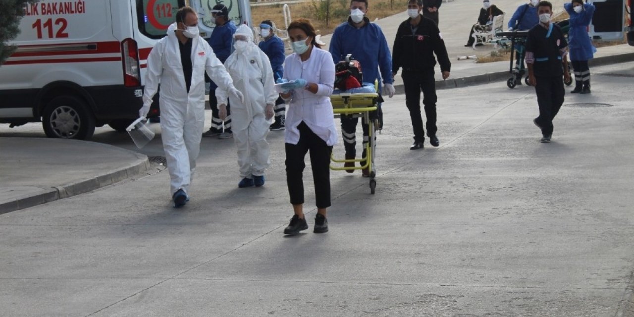 Hastanenin elektrik panosundaki arızada 12 hasta diğer hastanelere nakledildi