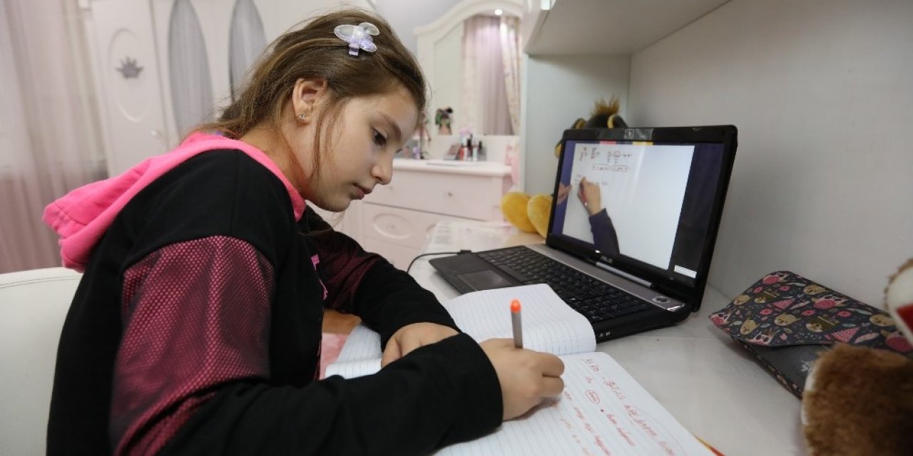 Buca Belediyesinden fırsat eşitliği için Dijital Dershane