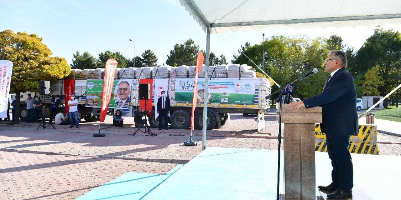 Kayseri’de 663 çiftçiye 414 ton yem bitkisi tohumu dağıtıldı