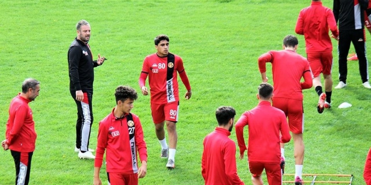 İlhan Var Eskişehirspor’da ’Havuz Sistemi’ni uygulamaya başladı