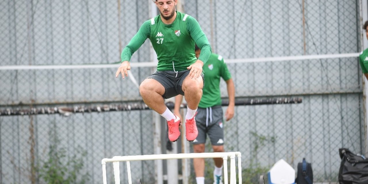 Bursaspor’da kadro dışı kalan isimler de listede yer aldı