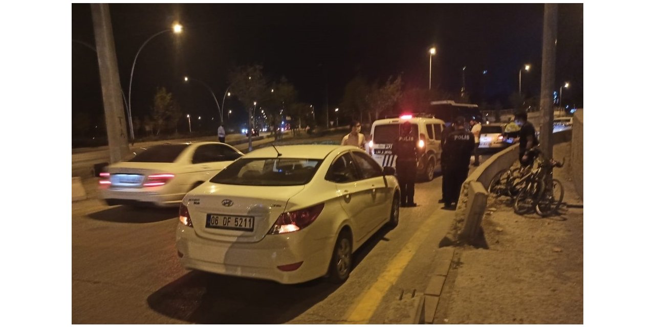 Başkent’te bir otomobil, bisikletli gence çarptı