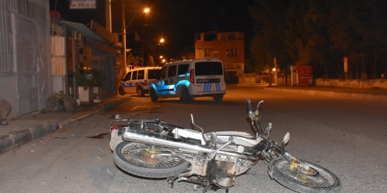 Motosikletlerine mazot alıp kaçan şahıslar kaza yaptı: 2 yaralı