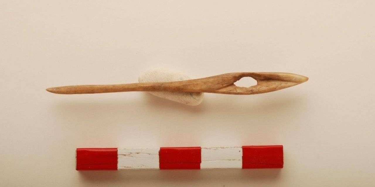 Dokumacılıkta kullanılan 8 bin 600 yıl öncesine ait kemik iğne ve ağırşaklar bulundu