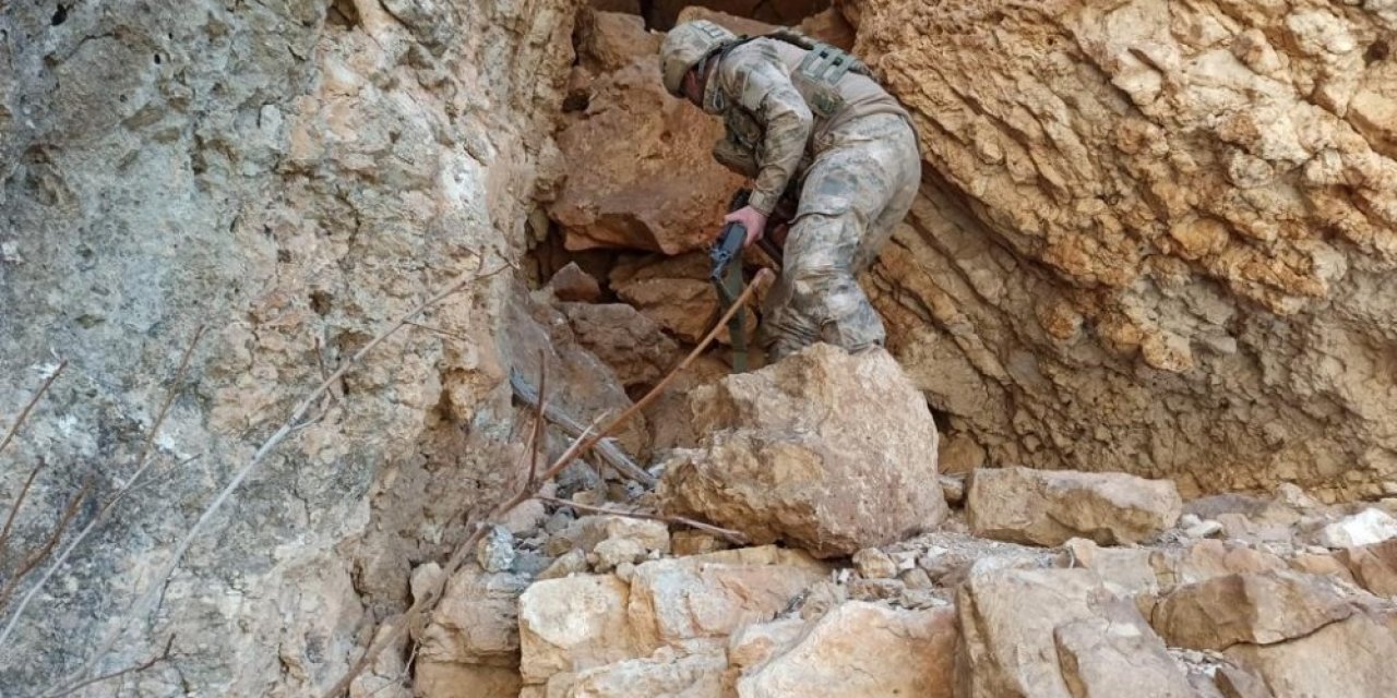 İçişleri Bakanlığınca Şırnak-Siirt-Van-Hakkari illerinde yıldırım-13 Bestler Dereler Operasyonu başlatıldı