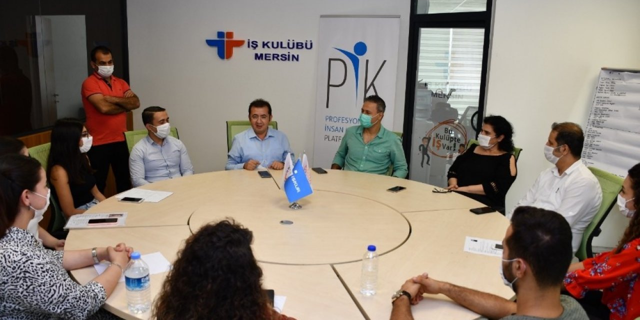 Staj gören öğrencilere iş kulübü eğitimi verildi