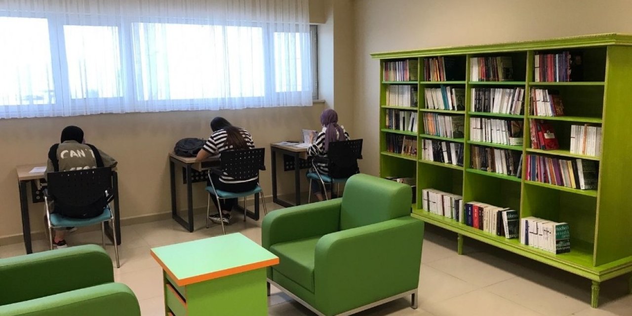 Naim Süleymanoğlu’na kütüphane