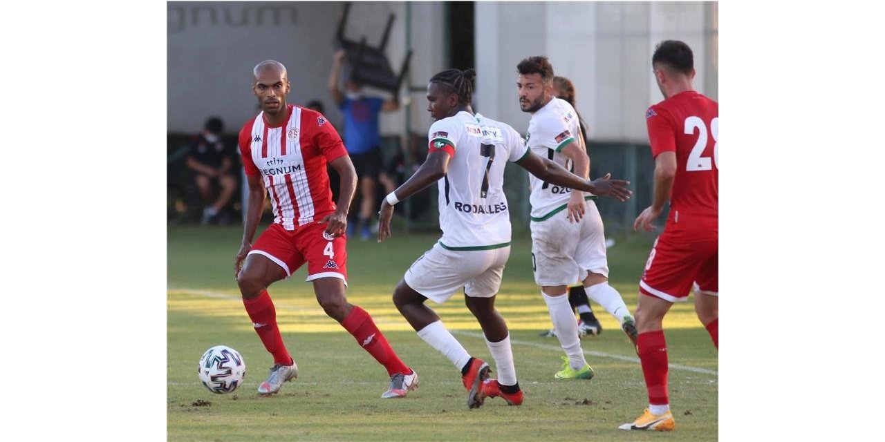 Antalyaspor’da Sidney Sam ve Naldo’ya ilk 11’de görev