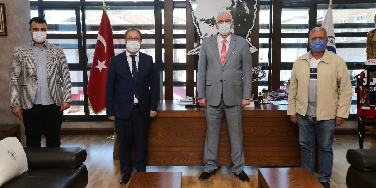 Çanakkale Küçükkuyu Belediye Başkanı Cengiz Balkan, Kazım Kurt’u ziyaret etti