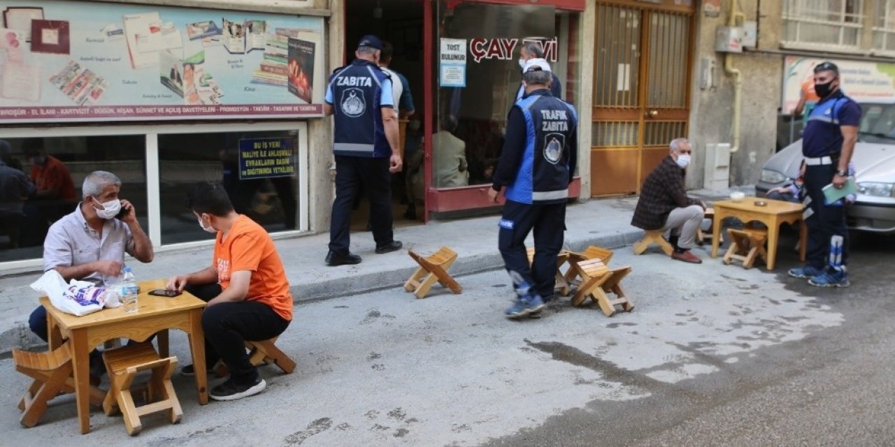 Elazığ’da kaldırım işgali yapanlara denetim
