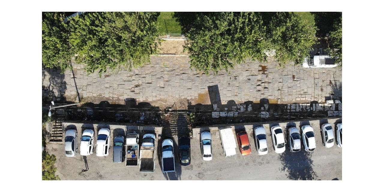 2 bin yıllık Roma yolu hafta sonu pazar yeri, hafta içi otopark