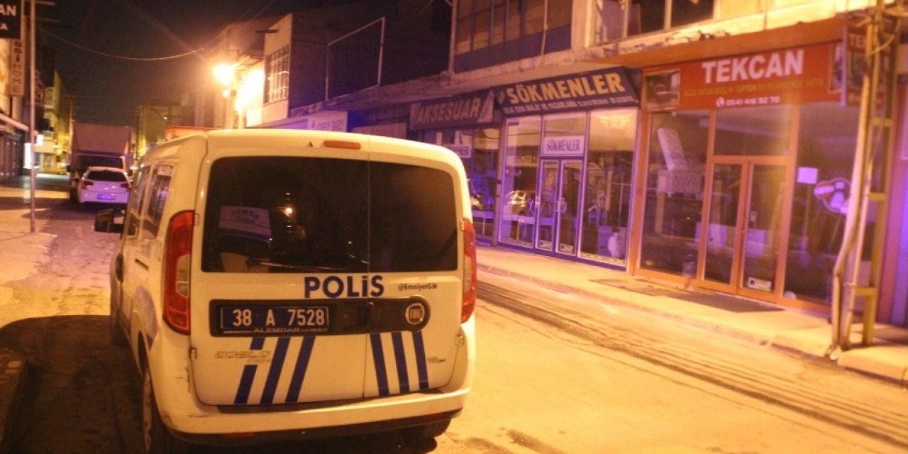 İntihara teşebbüs etti, yakınları ipten aldı