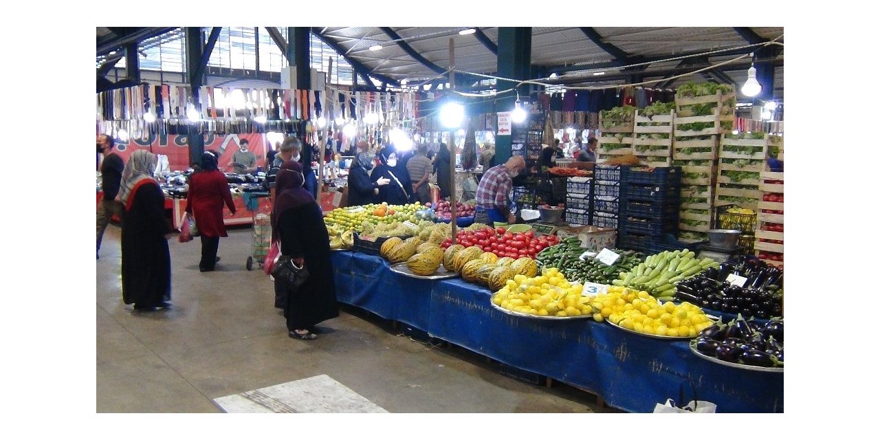 Pazardaki ışık oyununu zabıta bozdu