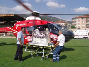 Prematüre doğan bebek için helikopter ambulans