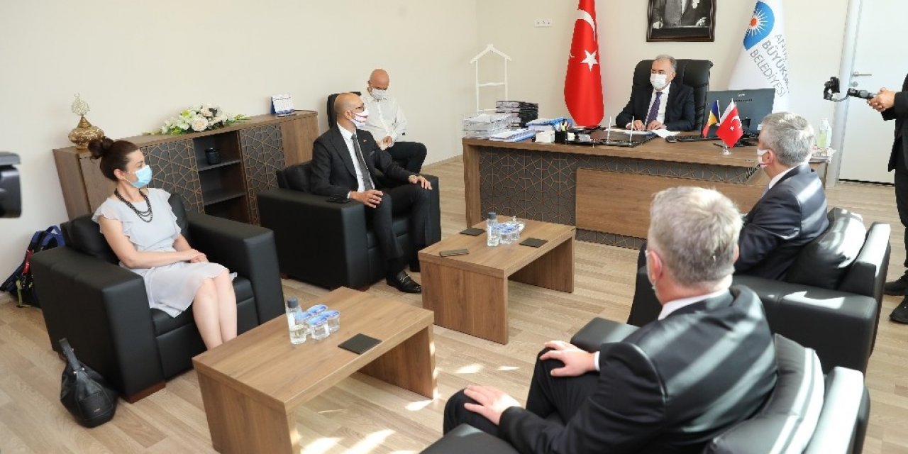 Romanya Büyükelçisi Şopanda Büyükşehir’i ziyaret etti