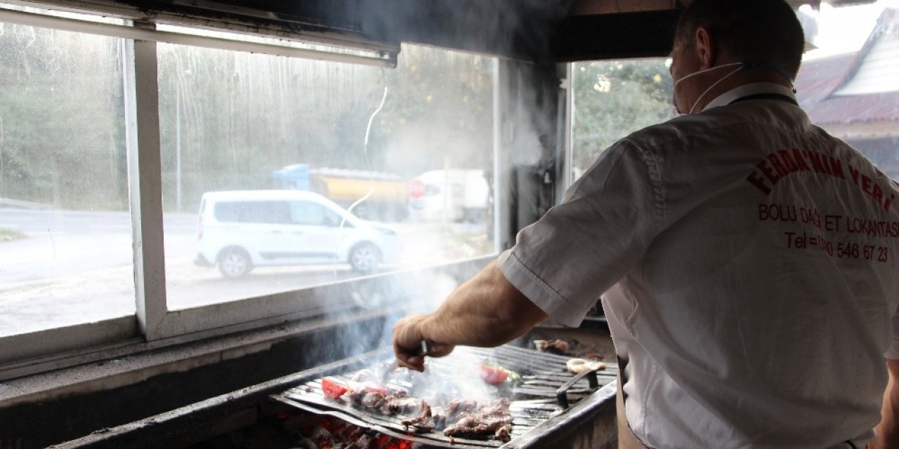 TEM Otoyolu kapandı Bolu Dağı esnafı eski günlerine geri döndü