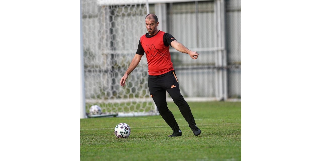 Bursaspor Teknik Direktörü Mustafa Er: “Sahada kazanılan sahada kaldı”