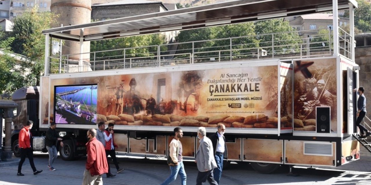 Çanakkale Muharebeleri Mobil Müzesi Bitlislilerle buluştu