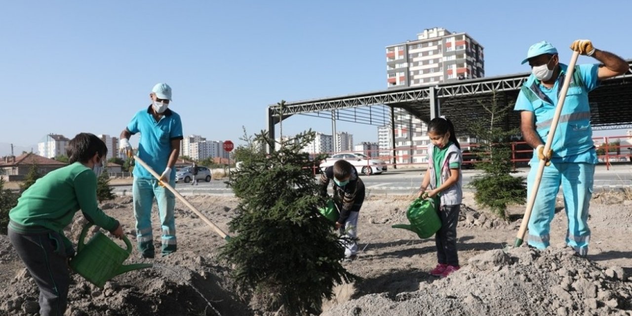 Başkan Çolakbayrakdar: “45 gün boyunca ağaçları toprakla buluşturacağız”