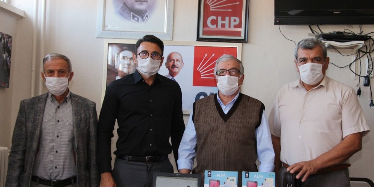 CHP’den ihtiyaç sahibi öğrencilere tablet
