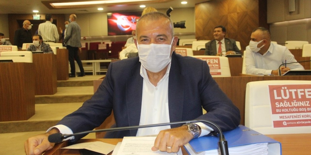 Verdikleri oy sebebiyle açıklama istenen meclis üyeleri komisyon kararı altına uzman görüşü istedi