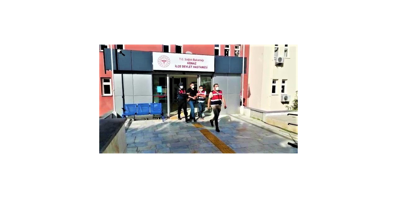 Jandarmaya silah çeken firari zanlı tutuklandı