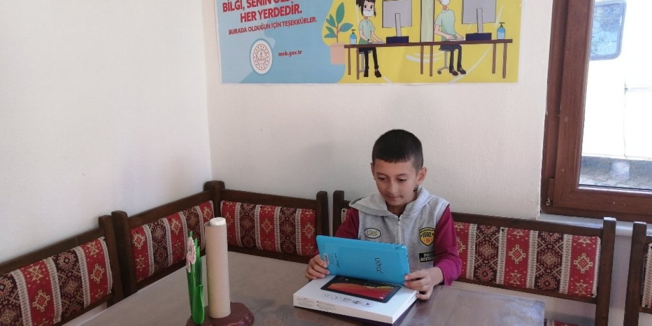 Köy çocukları eğitimden mahrum bırakılmıyor