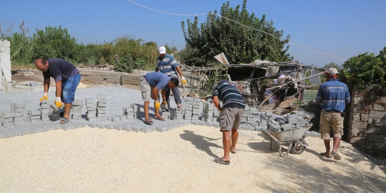 Erdemli’de engeller bir bir yok ediliyor