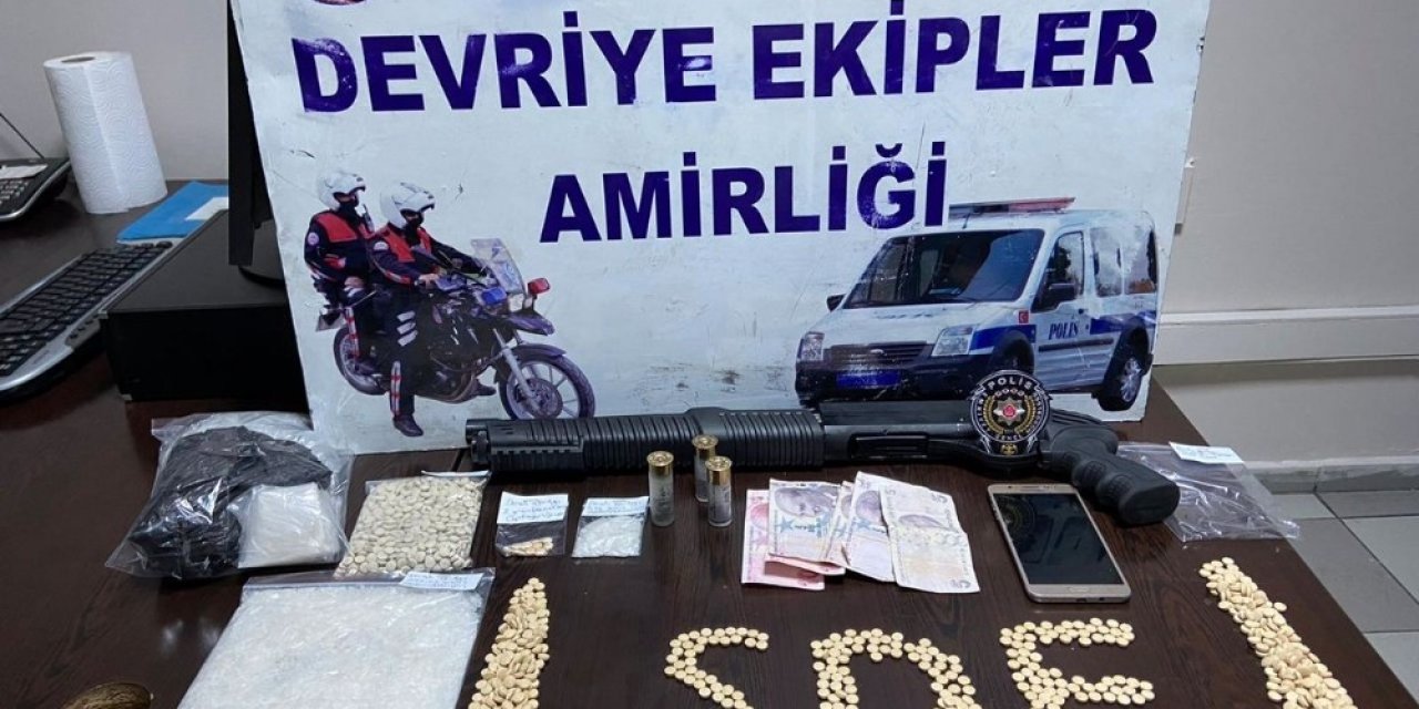 Uyuşturucu satıcılarına suçüstü