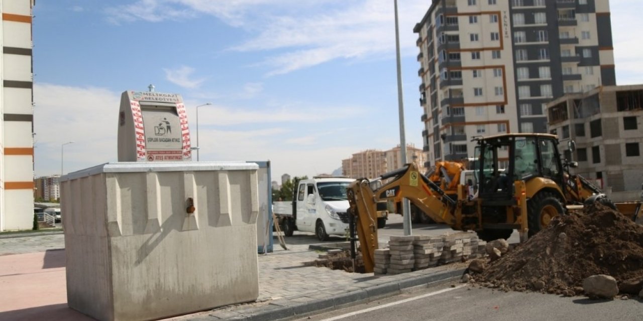 Melikgazi’de yer altı çöp konteynerleri ile koku ve bakterilerin önüne geçiliyor