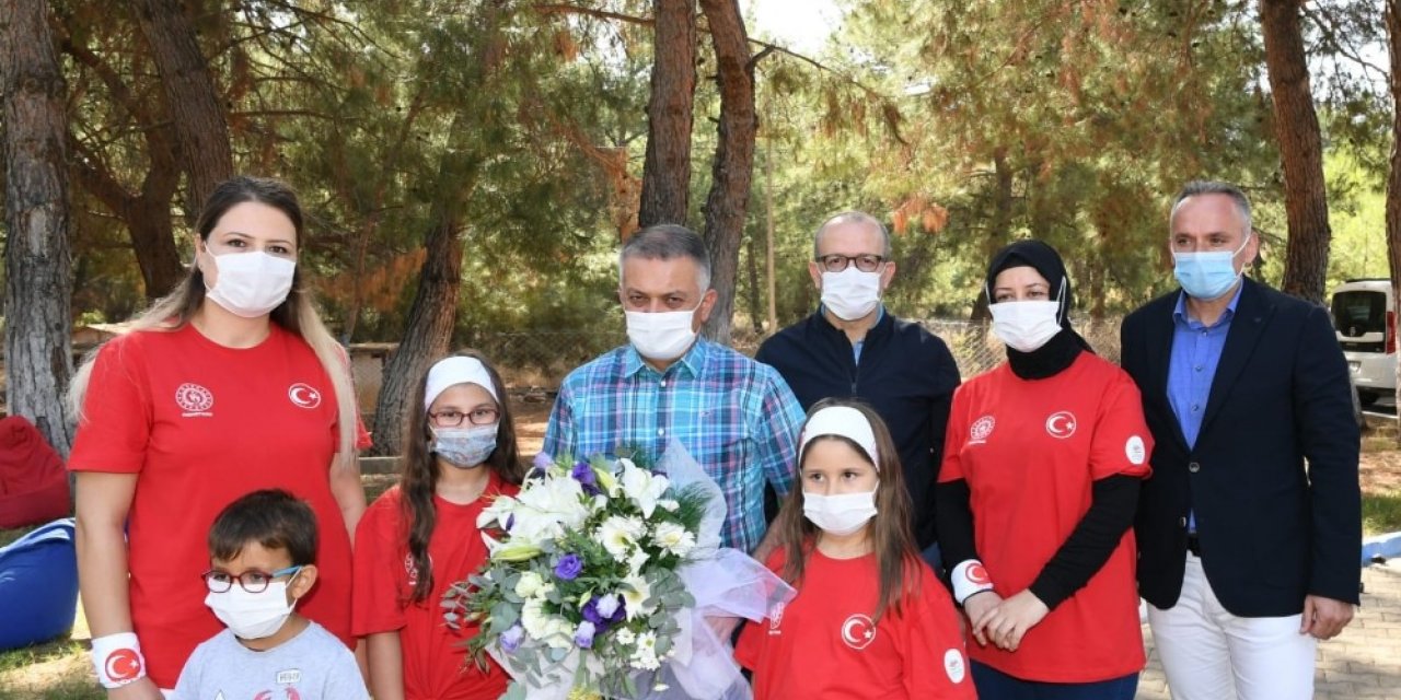 Vali Yazıcı, “Sağlık Çalışanları Anne ve Kız Kampı”na katıldı