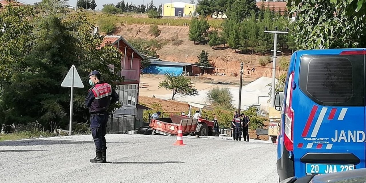 Şeker komasına giren sürücü traktörüyle evin bahçesine daldı