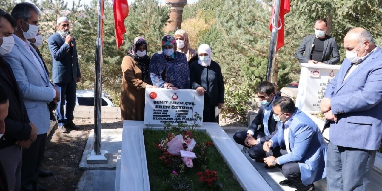 Şehit Eren Öztürk, şehadetinin 1’inci yılında kabri başında anıldı