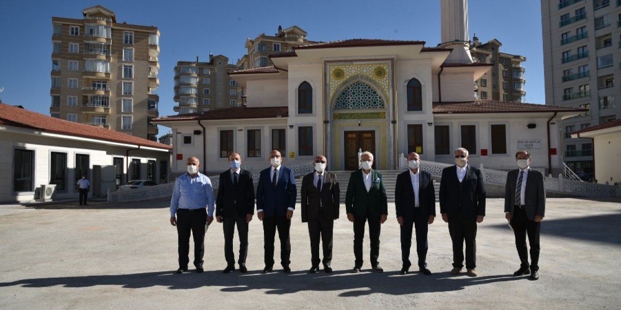 Pekyatırmacı: Mahallelerimize değer katacak tesisler yapıyoruz