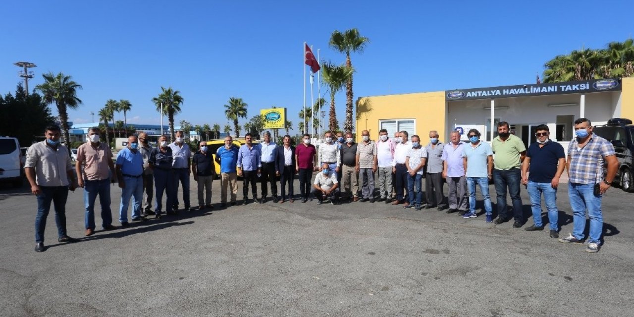 Tütüncü, taksici esnafı ile buluştu