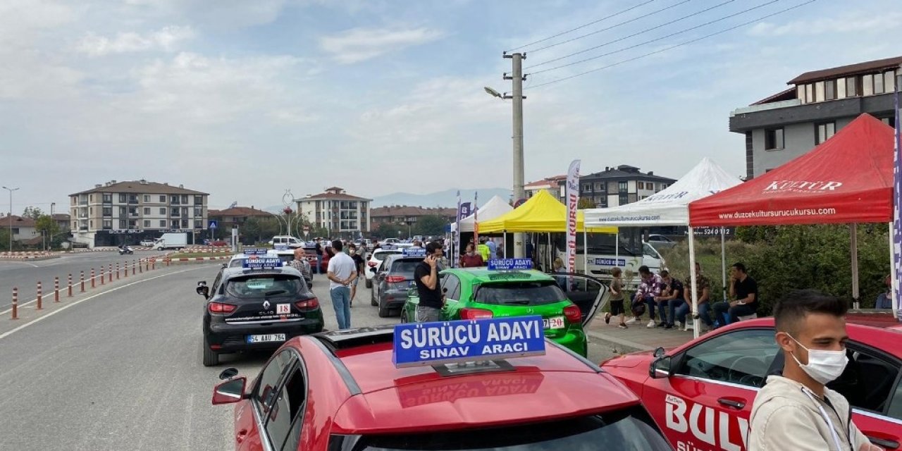 Düzce’de 500 Sürücü adayı sınava girdi