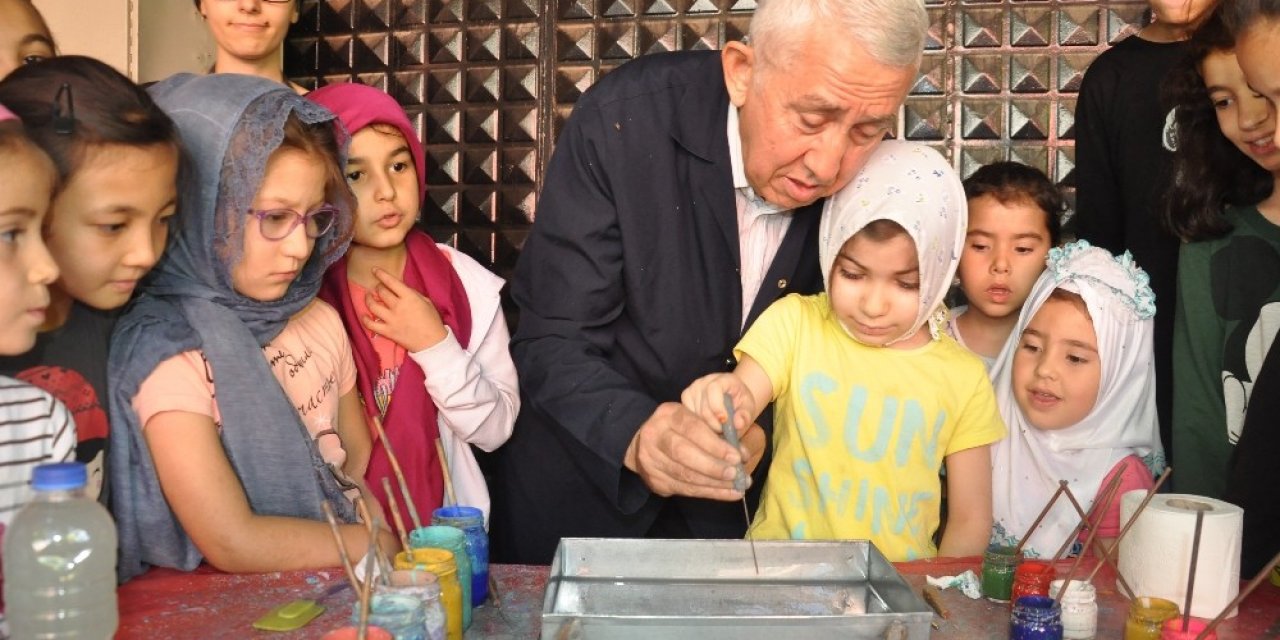 Emekli astsubay 6 yılda öğretmenlikten kazandığı parayı TSK Güçlendirme Vakfı’na bağışladı