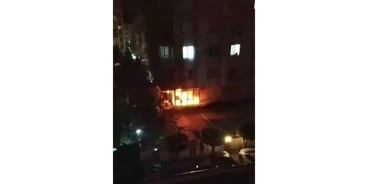 Antalya’da yanan apartman dairesi kullanılmaz hale geldi