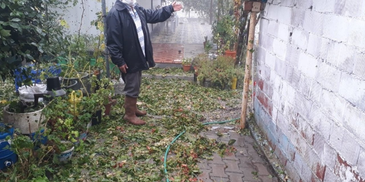 Kırkağaç’ta dolu yağışı hayatı felç etti