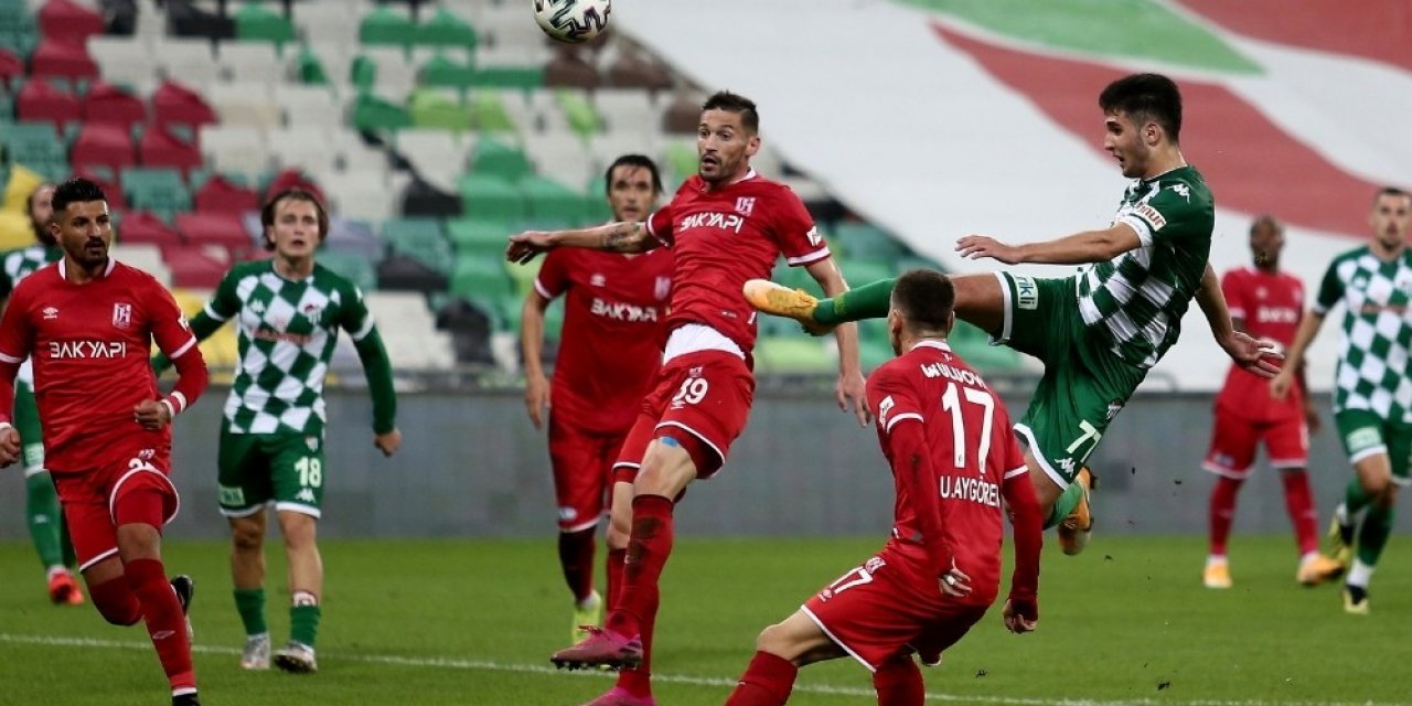 TFF 1. Lig: Bursaspor: 1 - Balıkesirspor: 1 (İlk yarı sonucu)