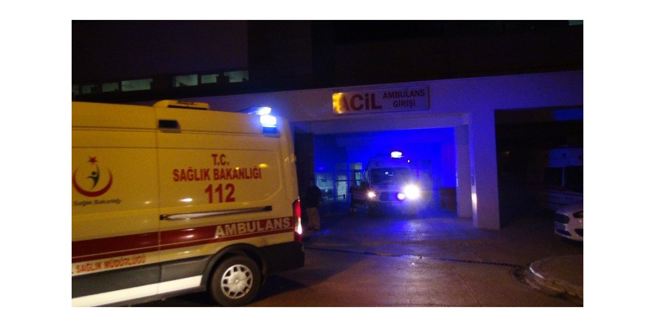 2 otomobil çarpıştı: 2 yaralı