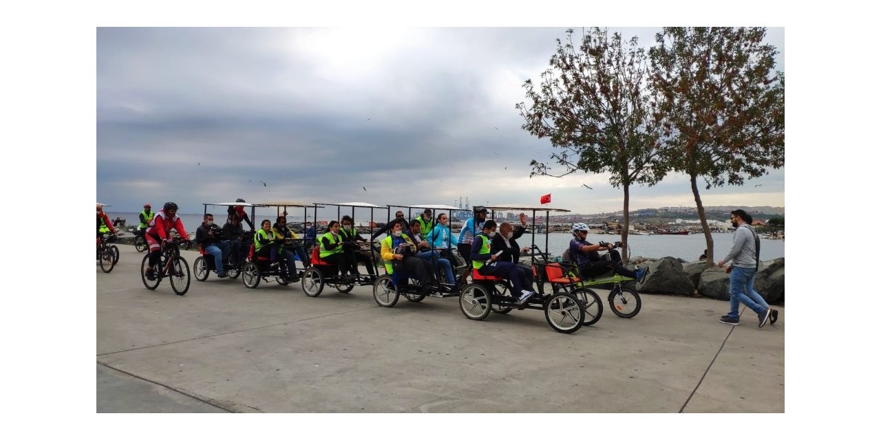 Görme engelli bireyler farkındalık için pedal çevirdi