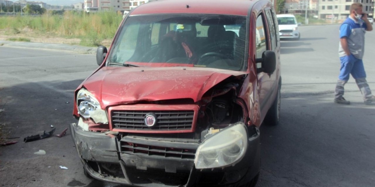 Otomobiller çarpıştı: 1 yaralı